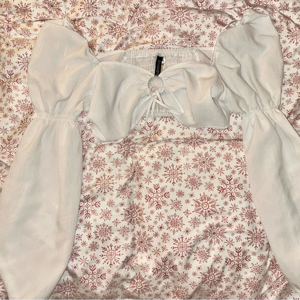 H&M long sleeve crop top. Only wore only, brand new